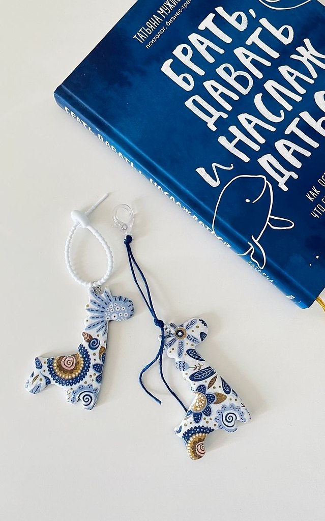 Миниатюрные подвески из керамики — это не просто украшения, а крошечные произведения искусства. ... - 2