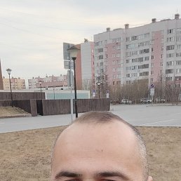 Nenad, 38,  