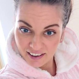 Amelie, , 42 