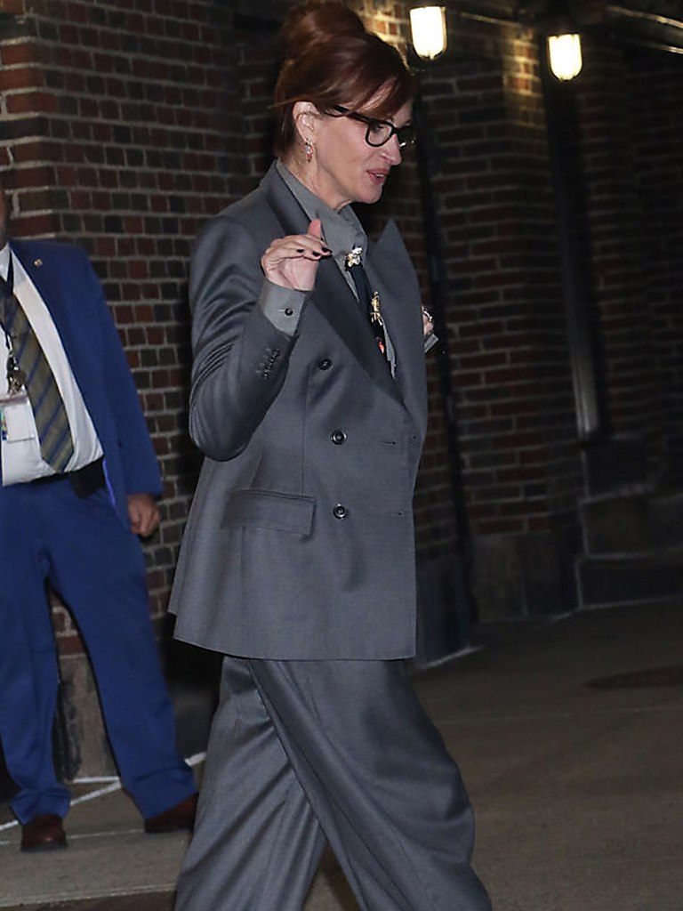 Джулия Робертс вновь доказала, что истинный стиль неподвластен времени. Актриса переосмыслила свой ... - 3