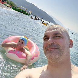 ndrei, 41, 