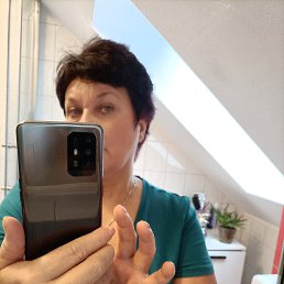 Ljubow, 62, 