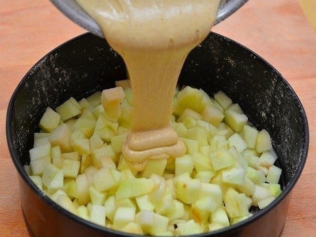 ЗАЛИВНАЯ ШАРЛОТКА