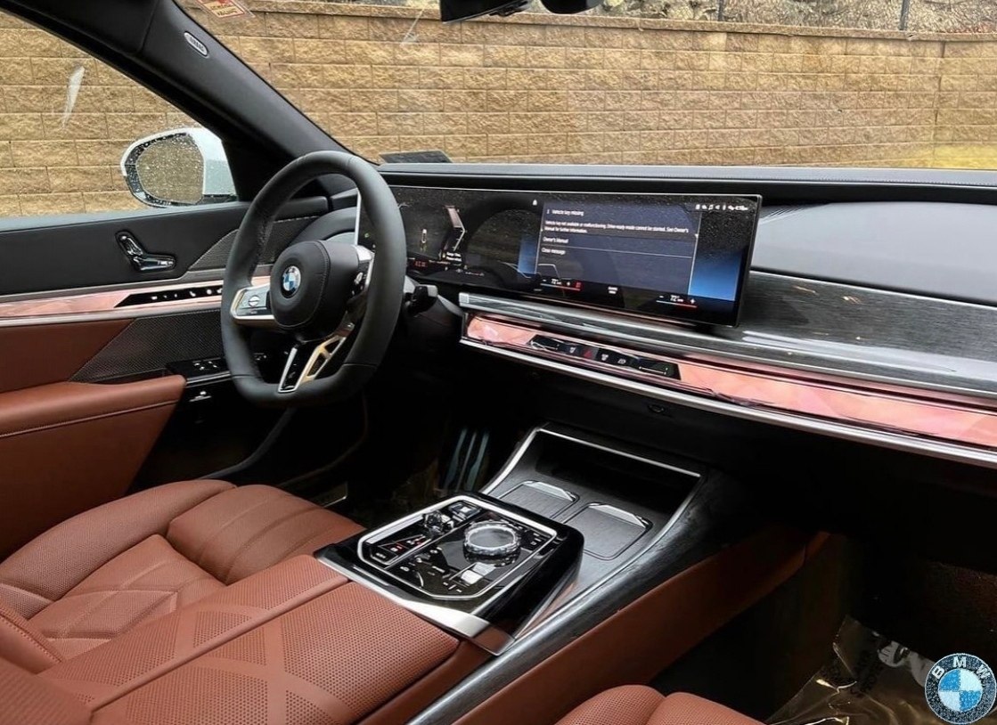  a a. oa BMW 7-sris ? - 7