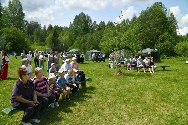 В селе Молома Опаринского района прошёл традиционный «Праздник русской берёзы».Душевно Фото: ... - 2