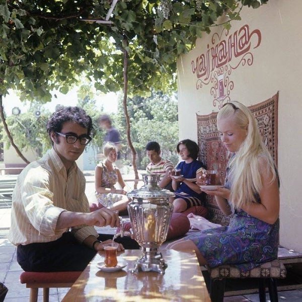 Чайхана в Международном молодёжном лагере в Азербайджане. 1973 год.