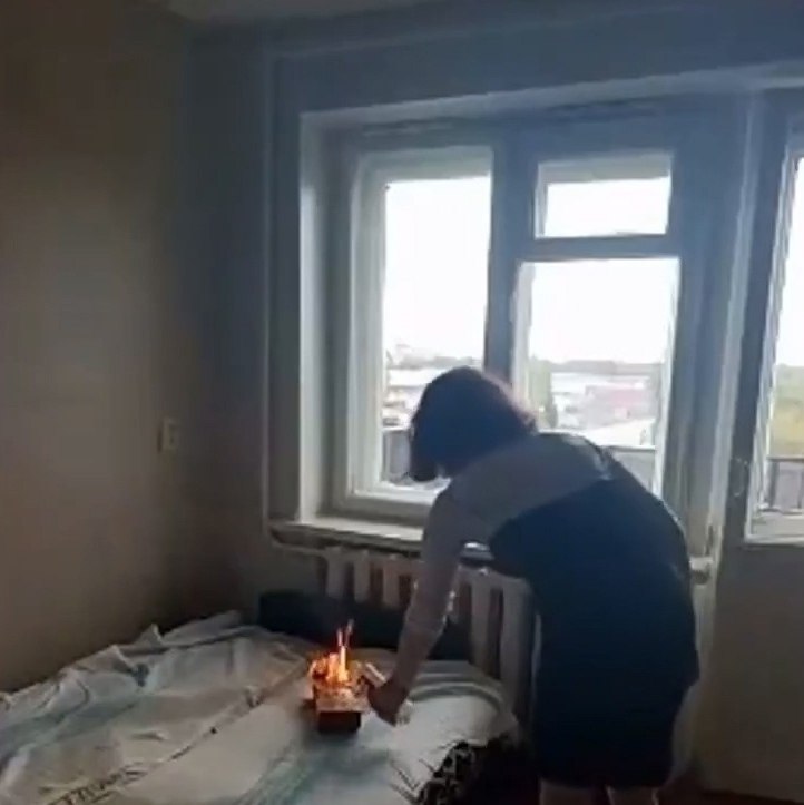 Зумерша сожгла квартиру ради эффектного ТикТока — 19-летняя сверхразумка из Татарстана хотела ...
