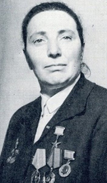 Нина Ивановна Грушка, (31 марта 1929 - 13 октября 2006) - Герой Социалистического Труда, доярка ...
