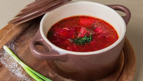 Борщ из запеченной свеклы.Запеченная свекла всегда дает борщу более насыщенный цвет.Ингредиенты:1 ...
