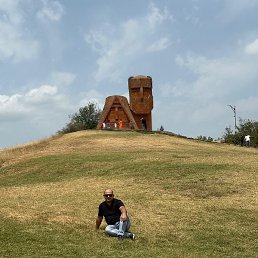 Neznakomec, ����, 45 ���