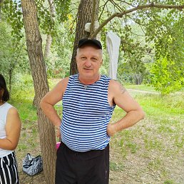 Oleg, 52, 
