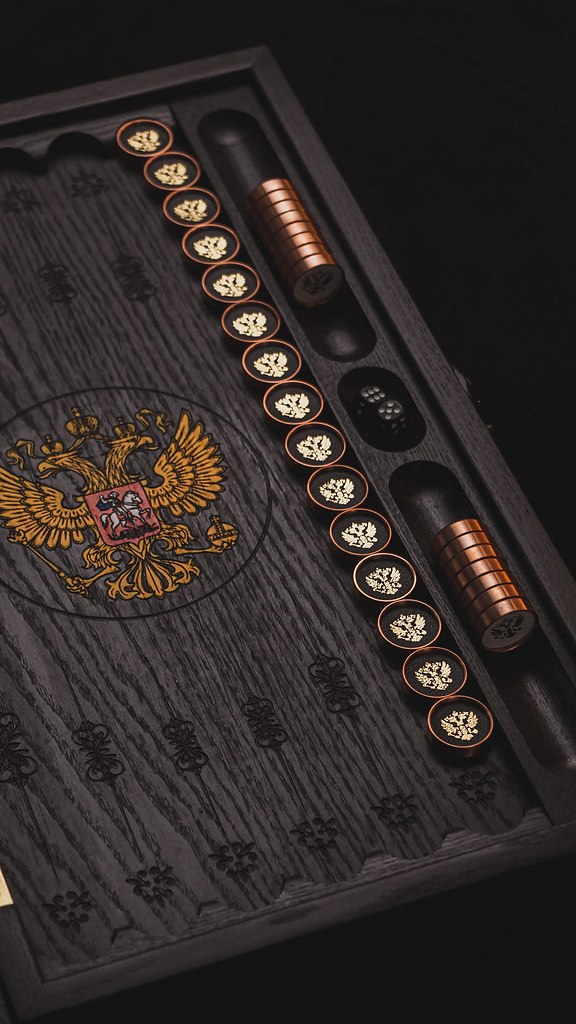 Премиальный подарок мужчине! Шахматы и нарды с именной гравировкой из массива дерева, меди и ... - 2