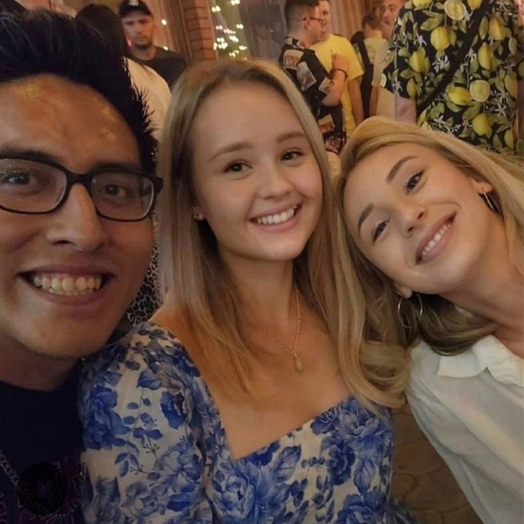 Латиноамериканец, который переехал в Россию, быстро стал очень популярным среди местных девушек. По ... - 7