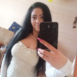 Taja, 33, 