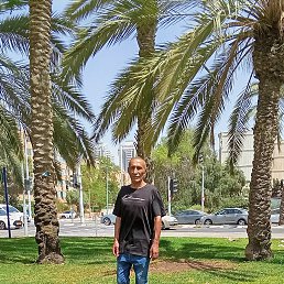 Shuravi, 58, 