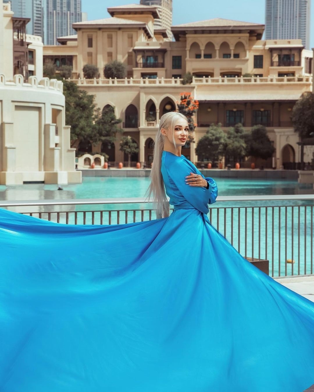 Blue dress, Dubai - 2