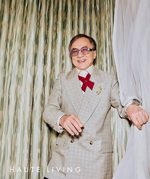 71-летний Джеки Чан на страницах свежего номера Haute Living. Ну, он красавчик! - 5