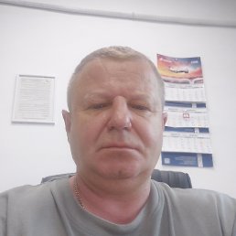 Sergei, 52, 