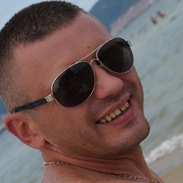 Oleg, 49, 