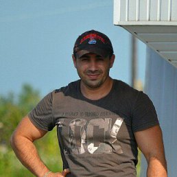 Zaur, 44, 