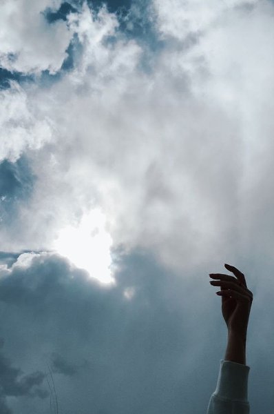 ��� ��������� ���� � ��������� ����� � ��������� �� ������� ����: 1. The sky is painted with ... - 2