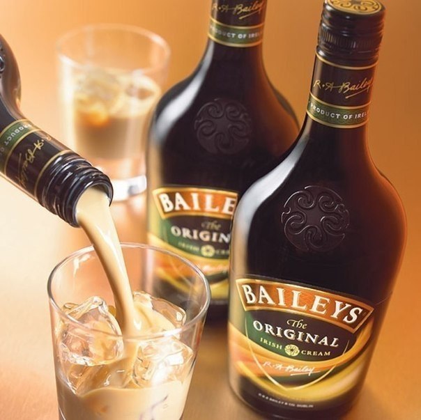 Готовим Baileys дома. Ингредиенты: водки 180 г банка сгущенки 400 г 2 пачки