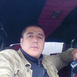 Gio, 37, 