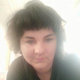 Nika Li, 38, 