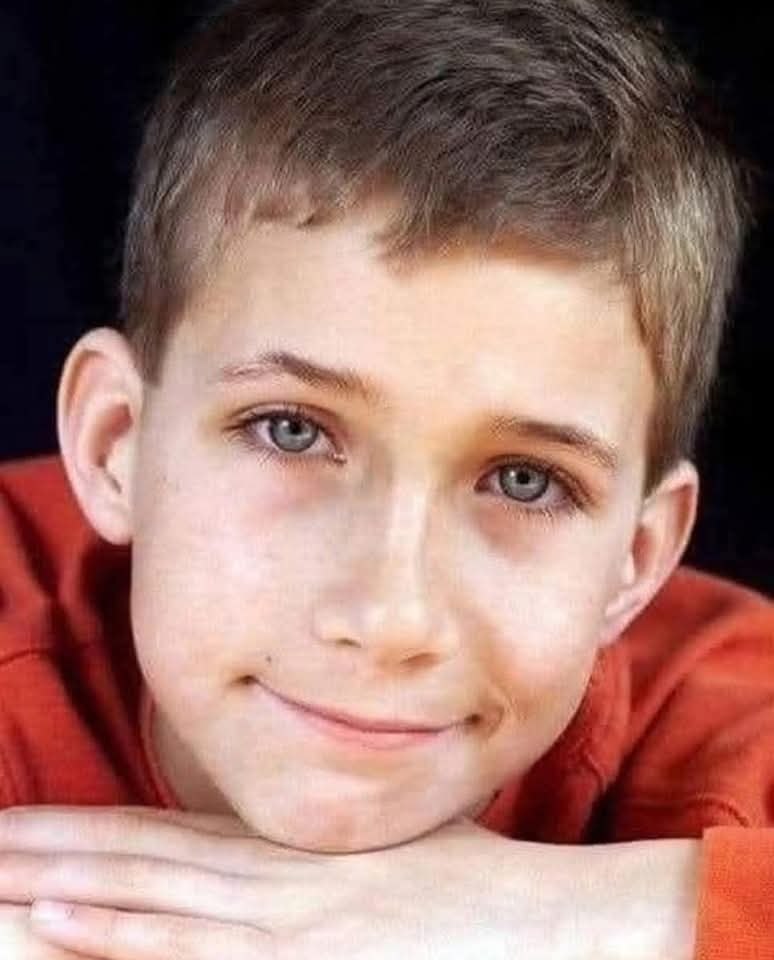 :) Это мальчик, который утолил жажду полумиллиона африканцев. Его зовут Райан, и он родился в Канаде ...