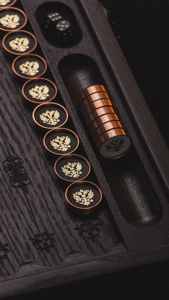 Премиальный подарок мужчине! Шахматы и нарды с именной гравировкой из массива дерева, меди и ... - 4