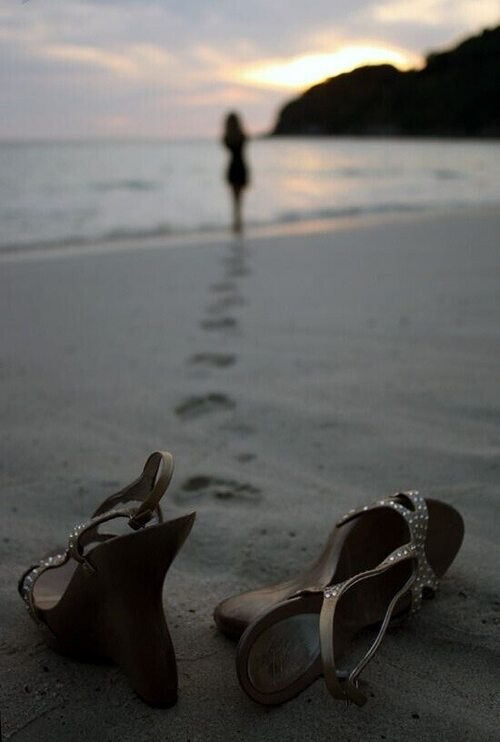 "   ,"   .    .   -.. ...