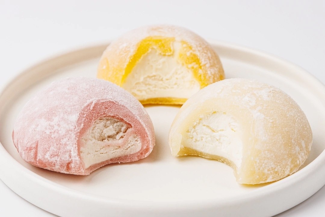 Моти — это маленькие шарики с нежной сладкой начинкой, которые обладают необычной тягучей, упругой и ... - 2