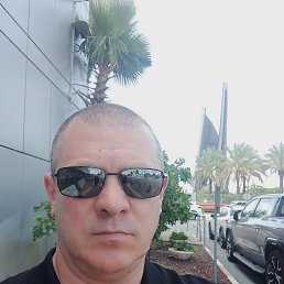 Alex, 51, 