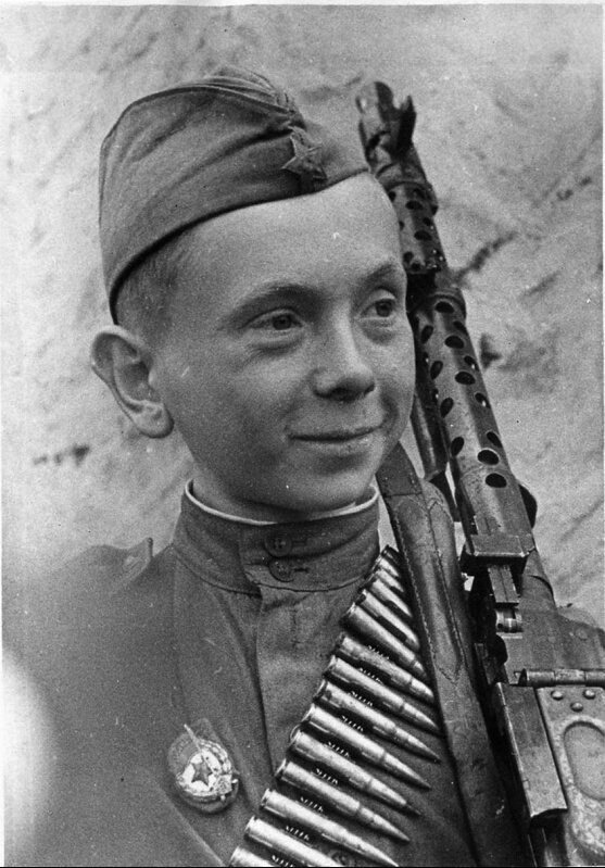   .. ,  15 ,   MG-34.  ...