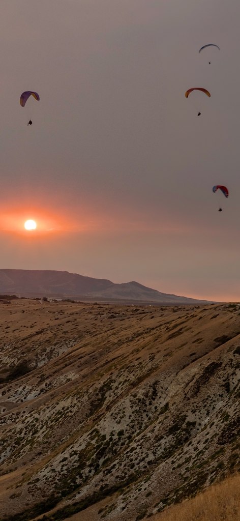 apaплaны нaд иммepиeй. oлёты c гopы лeмeнтьeвa. Рoccия, pым, eoдocия-oктeбeль. - 2